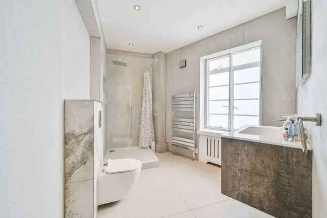 Flat for sale in Park Road, Baker Street, London NW1