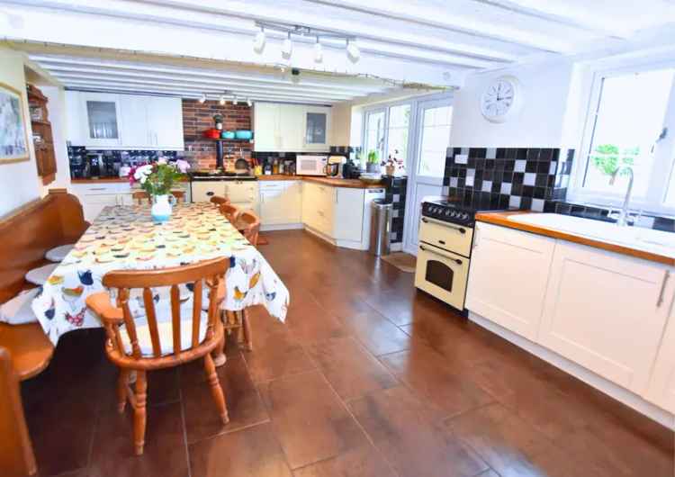 4 Bedroom Semi-Detached House Backwell Common Bristol