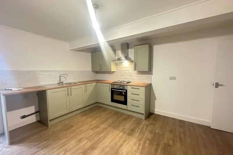 Newly Renovated One Double Bedroom Apartment with Parking