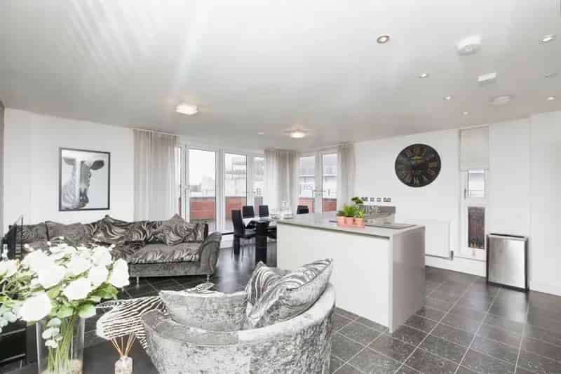 Luxury 2-Bedroom Penthouse Apartment in Derby City Centre
