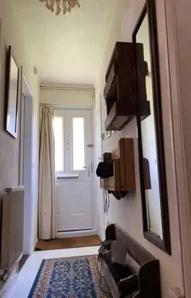 2 Bedroom Maisonette Near Train Station