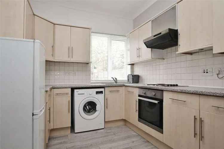 1 Bed Flat for Sale in Knaphill Village