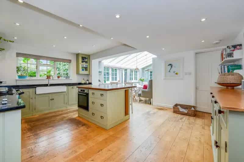 4 Bedroom House Easton Winchester