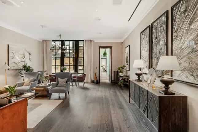 Mayfair Apartment: Luxury Living in a Grade II Listed Mansion