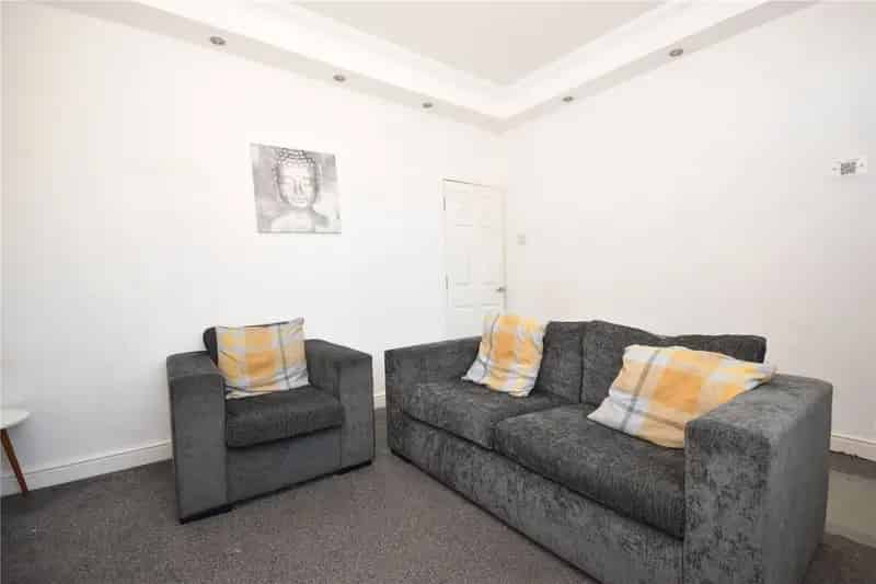 Three Bedroom Terraced House in Kippax