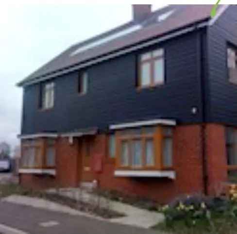 4 Bed Detached House Near Amenities