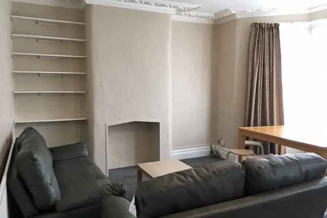 5-Bedroom House to Rent in Bristol Near Gloucester Road