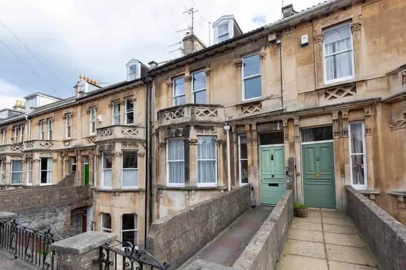 1 Bedroom Maisonette To Rent Newbridge