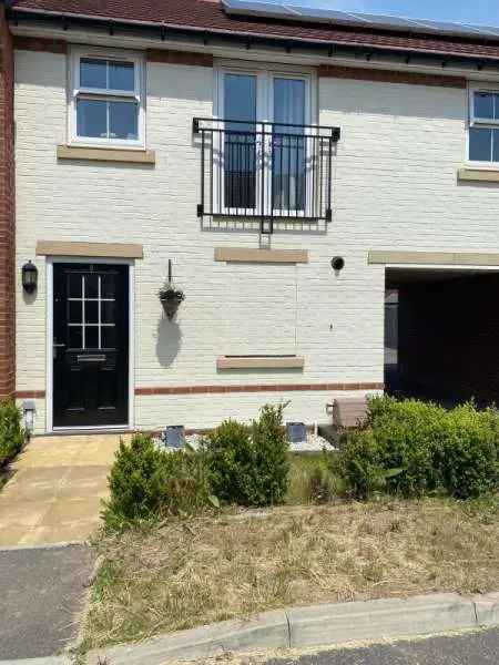 Flat For Rent in Arun, England