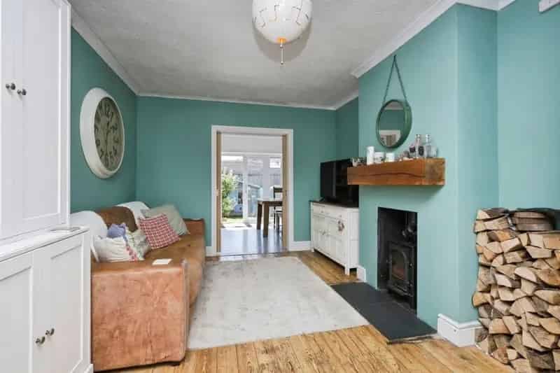 Spacious 3-Bed House in Hampden Park