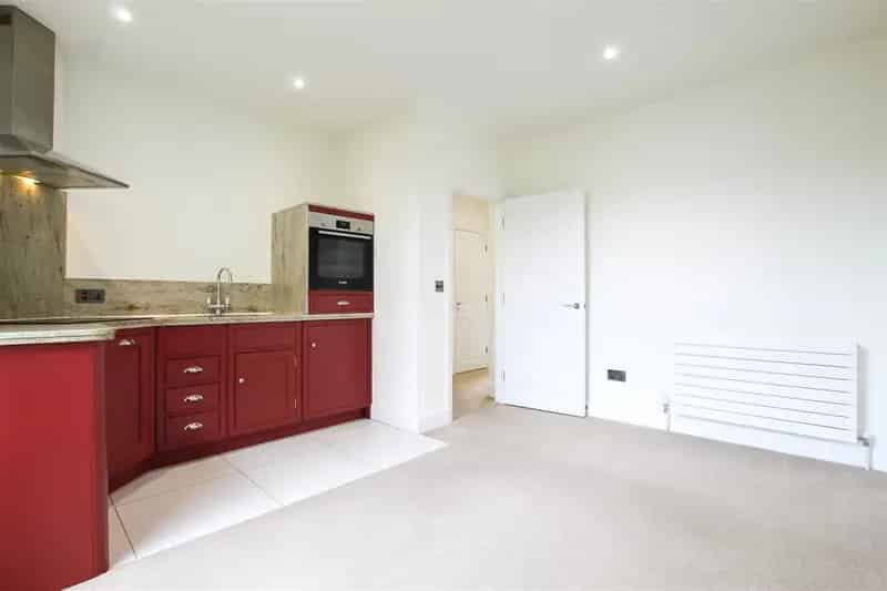 2 Bedroom Apartment to Rent City Center