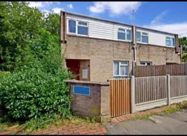 2 Bed End Terrace House Near Pitsea Town Centre