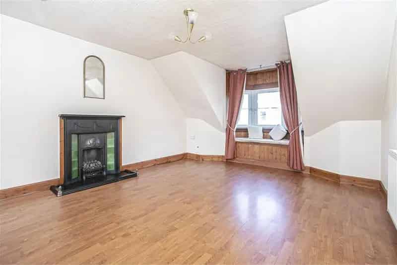 1 Bed Flat Crossford West Fife South Facing Garden