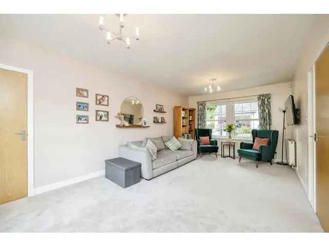 4 Bedroom Detached House for Sale in Penicuik