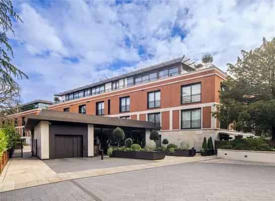 Luxury Apartment at Buxmead with Private Garden and Resort Amenities