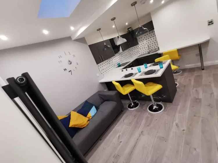 5 Bedroom Terraced House to Rent