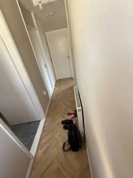 Newly Decorated 2 Bed Flat Private Garden Parking