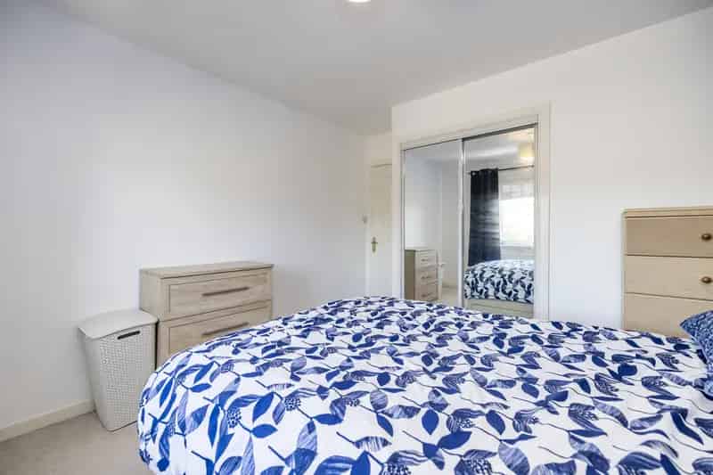 2 Bed Top Floor Flat Bridge of Don