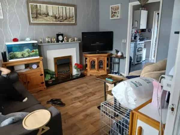 55 Plus 1 Bedroom Unit with Walk in Shower and Garden