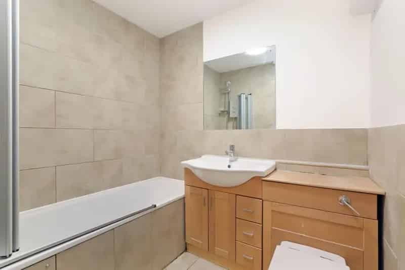 1 Bedroom Flat To Let Camberwell -  518 SQ FT - Private Garden