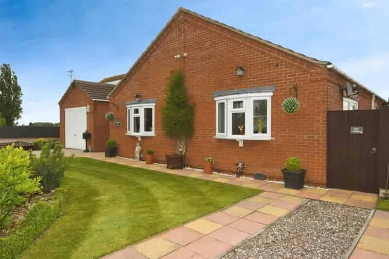 3-Bedroom Detached Bungalow Peaceful Countryside Retreat