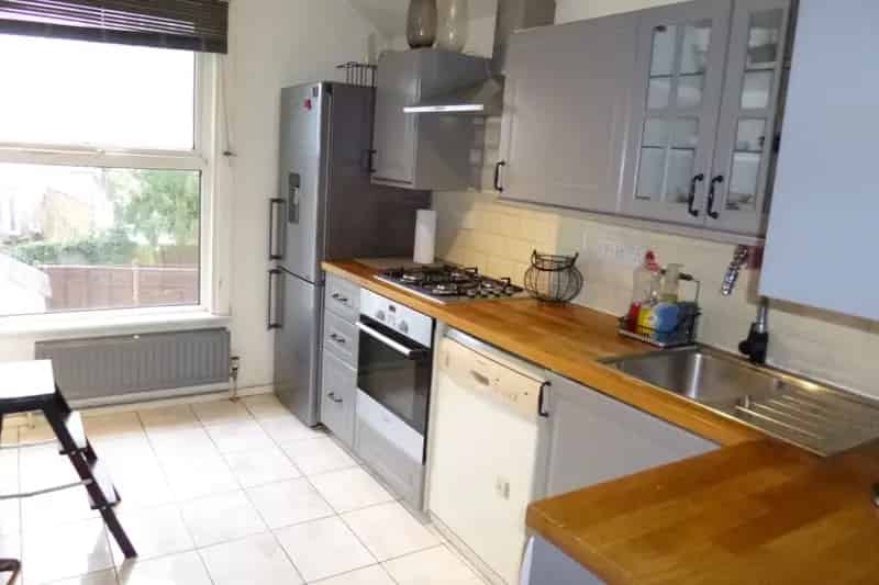 Three Double Bedroom Duplex Flat near Watford Junction Station