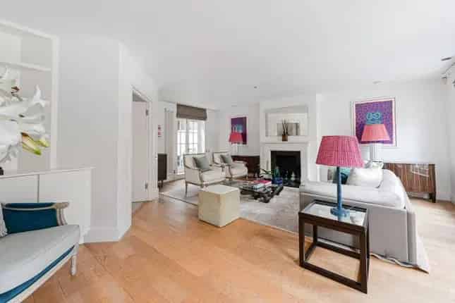 Two Bedroom House for Sale in Chelsea SW10