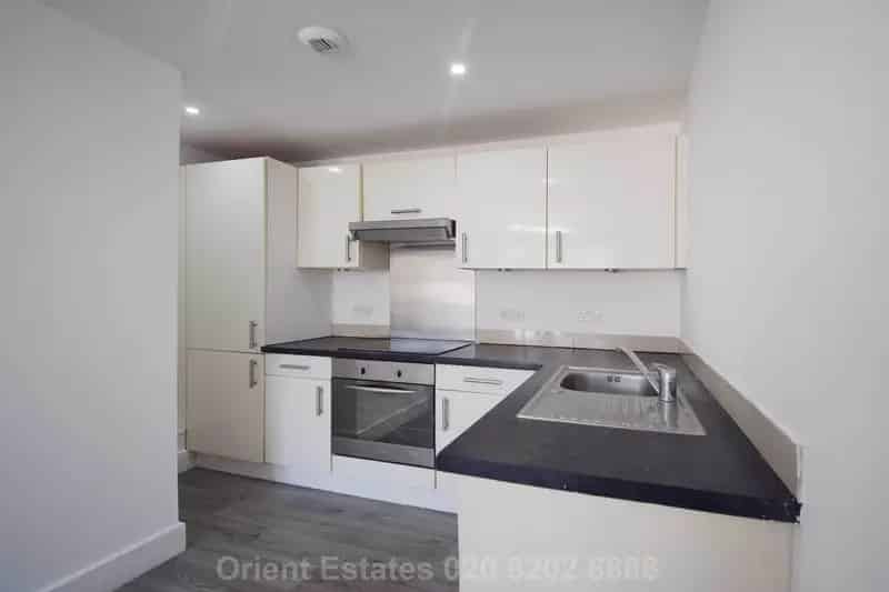 2 Bedroom Flat House to Rent Hendon Central