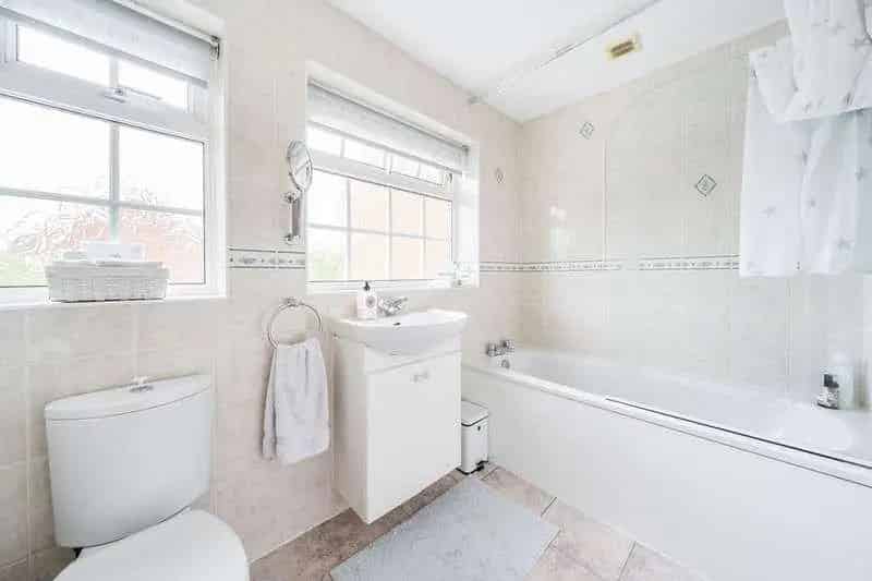 4 Bed Semi-Detached House for Sale