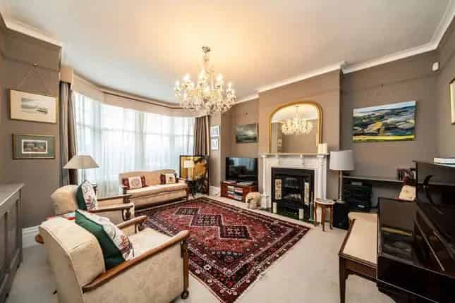 Five Bedroom Period Home London N10