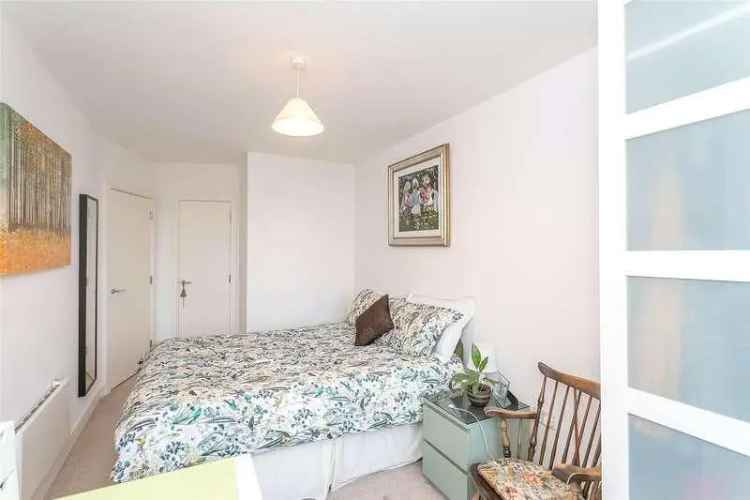 1 Bed Flat for Sale - Roof Terrace - Town Centre