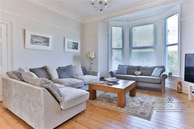 4 Bedroom House to Rent in Stoke
