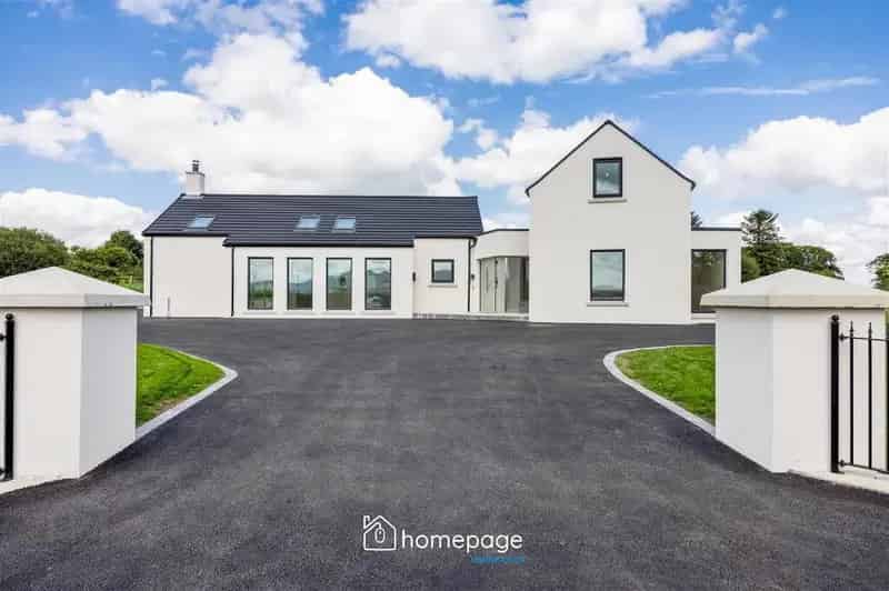 Luxury 5 Bed Detached Home Stunning Views Smart Home Features