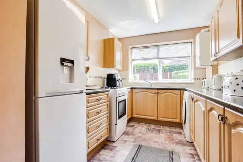 3 Bedroom Semi Detached House for Sale Wrenthorpe WF2