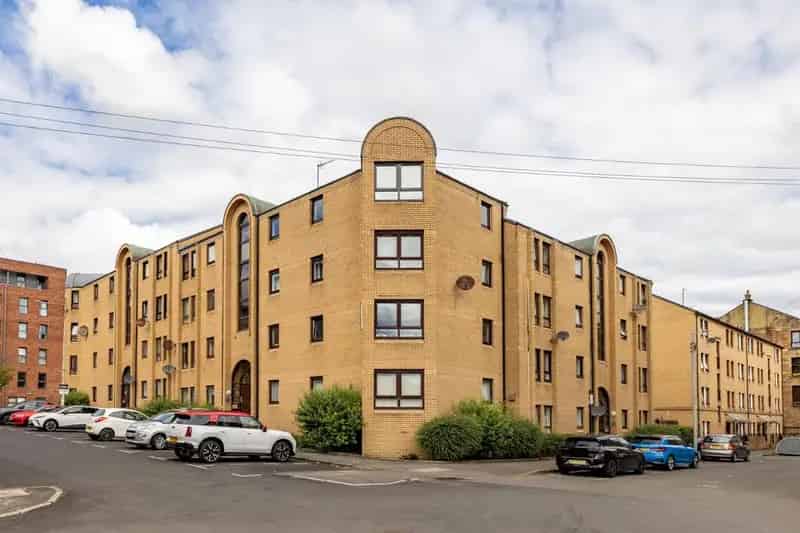 2 Bedroom Flat for Sale in Glasgow