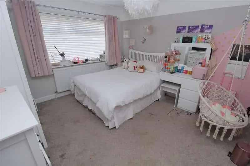 3 Bed Semi-Detached House for Sale Aintree Village