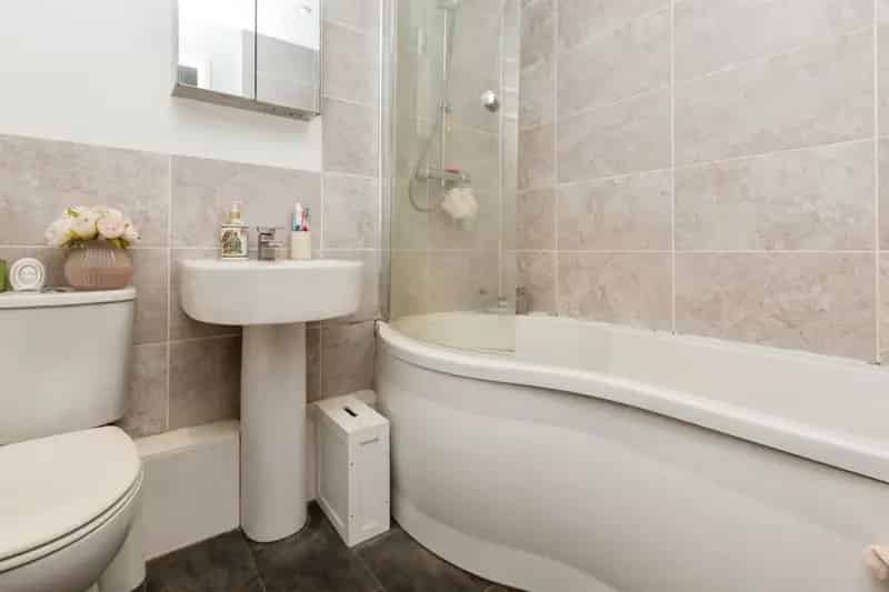 2 Bed Terraced House Billington Park Leighton Buzzard