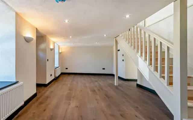 Renovated 4-Bedroom House with Modern Amenities and Landscaped Gardens