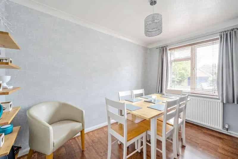 4 bed house for sale