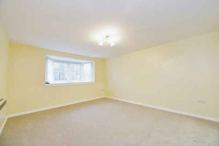 Recently Refurbished First Floor Apartment No Upward Chain