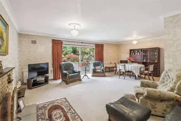 Spacious Bungalow near Amenities - Potential for Improvement