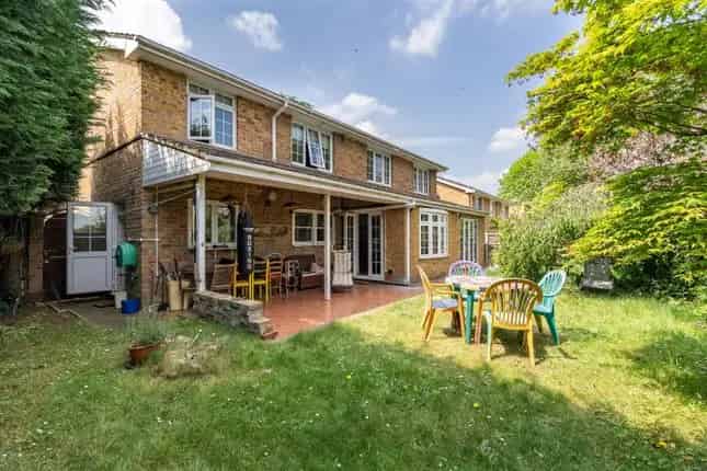 Spacious Family Home in London SW19 Near Wimbledon Common