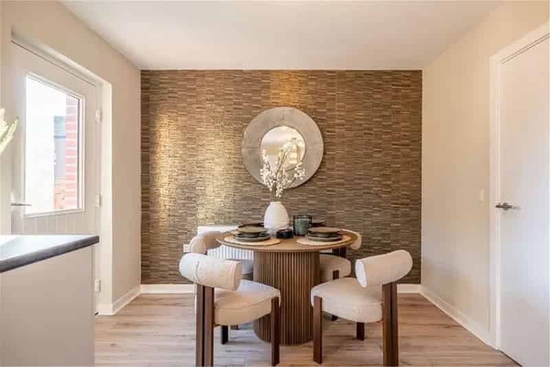 4 Bed House - Townhouse with 1 Reception Room