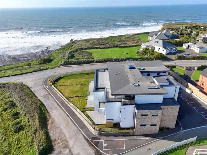 2 Bedroom Apartment Bude Coastal Luxury Ocean Views Private Garden