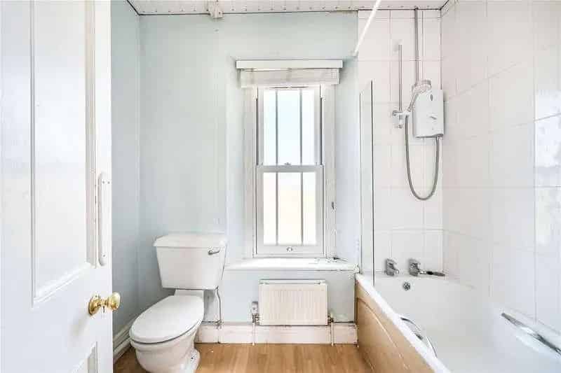 4 Bed Detached House for Sale in Oakhill
