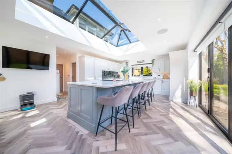4 Bed Extended Family Home with Cinema Room and Stunning Gardens