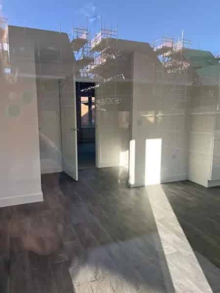 4 Bed House Swap Large New Build 2 Parking Bays UC Covered