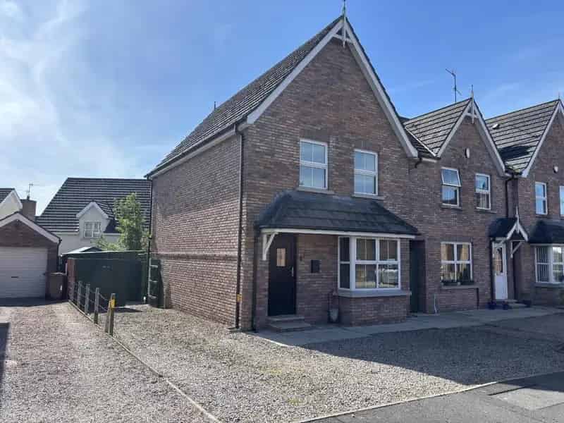 3 Bedroom Furnished Townhouse in Dromore