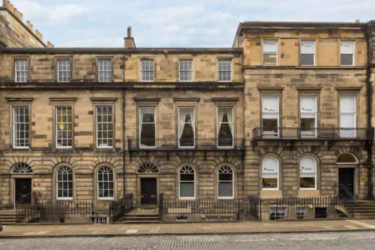 2 Bedroom Apartment for Sale in Edinburgh's New Town
