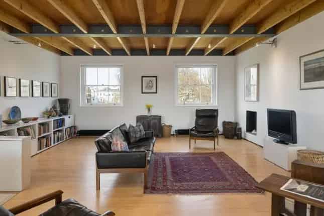 3-Bedroom Flat for Sale in Ladbroke Square London